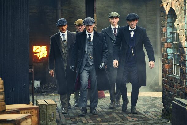 What is the Peaky Blinders gang, and how real were the razor blades in the caps?