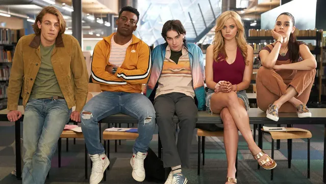 What happens at the end of One of Us Is Lying? The book and the show reach two very different verdicts