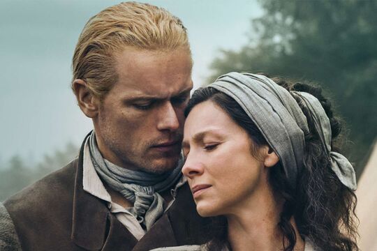 What happens at the end of Outlander season 8