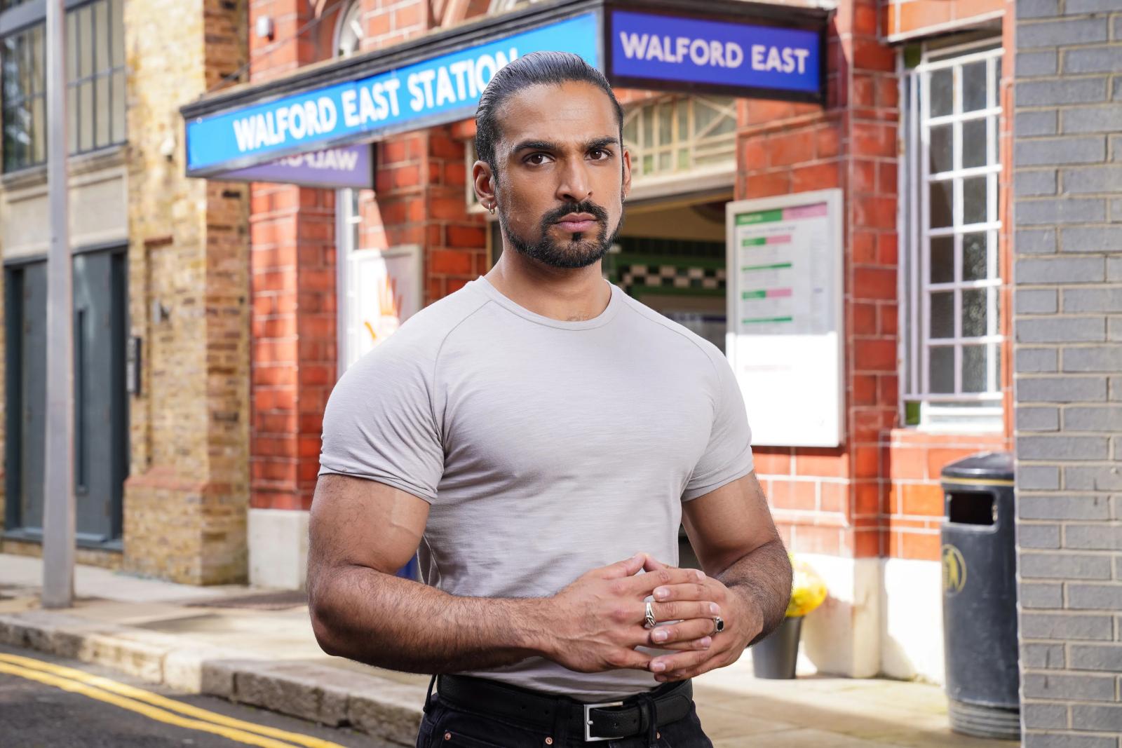 How did Ravi lose the restaurant in EastEnders? - image 1