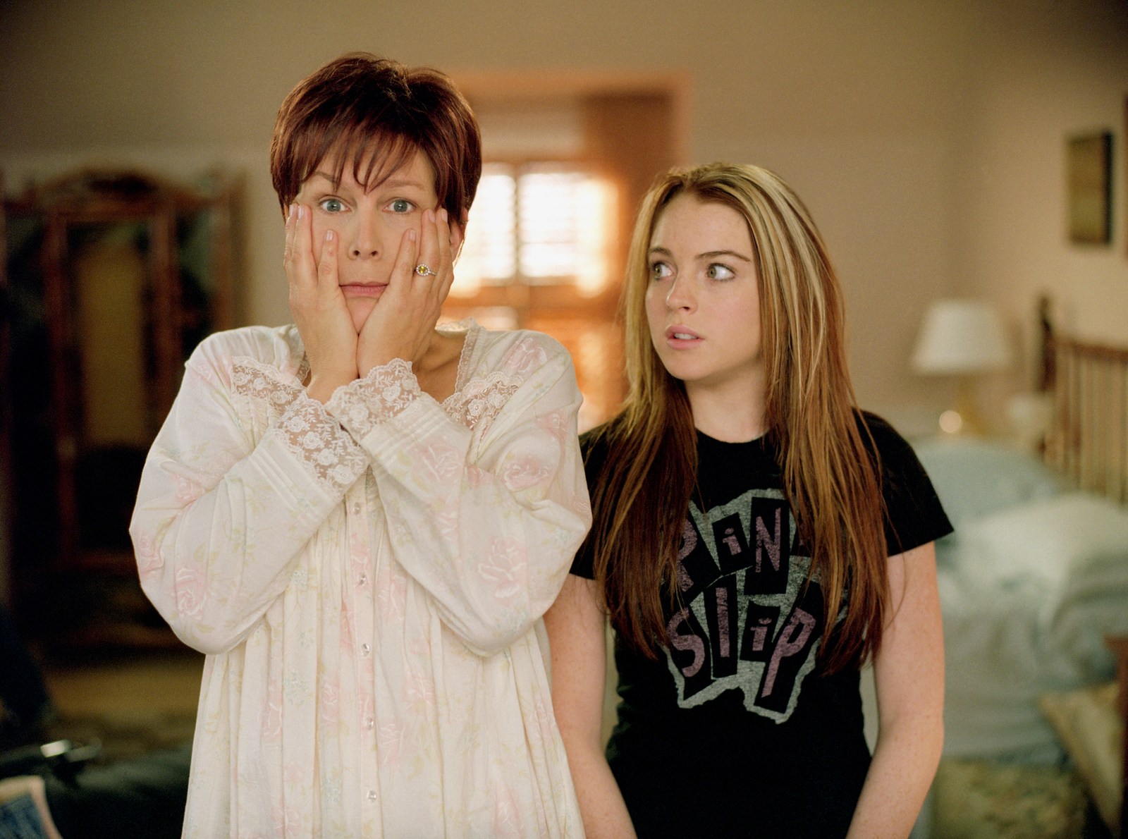Lindsay Lohan's new Netflix romance with her Mean Girls director starts with a DVD from a dying woman - image 1
