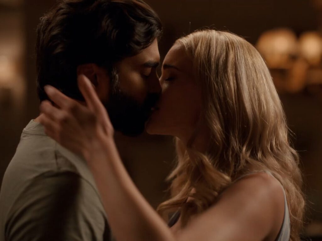 What happens at the end of Ginny and Georgia? - image 1